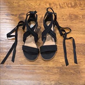 Black Steve Madden lace-up sandals! Size 6